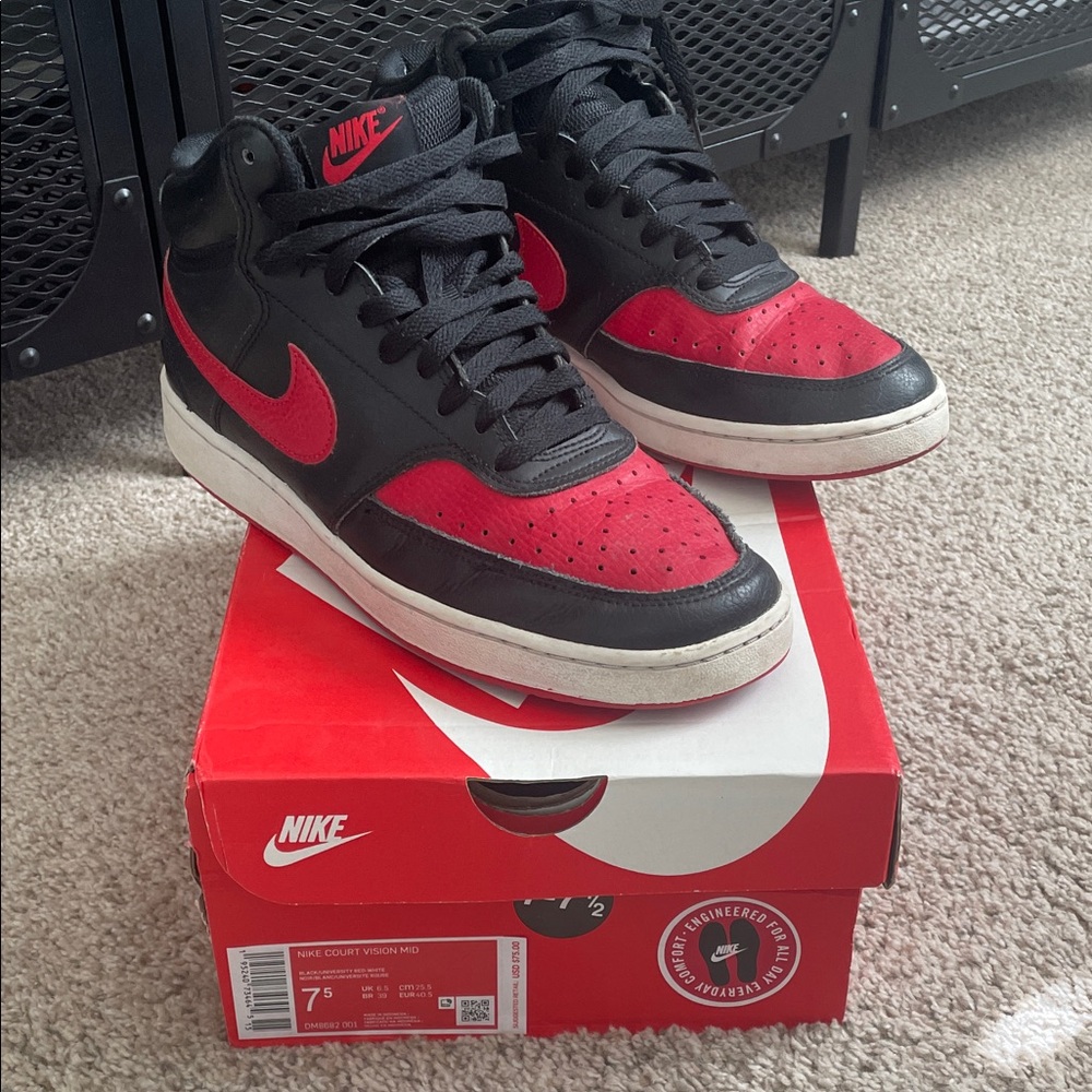 Nike Men's Black and Red High-Top Sneakers